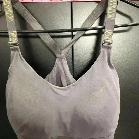 Victoria’s Secret Incredible Sport Bra Lightweight/Lined,adjustable Y back - Picture 1 of 7